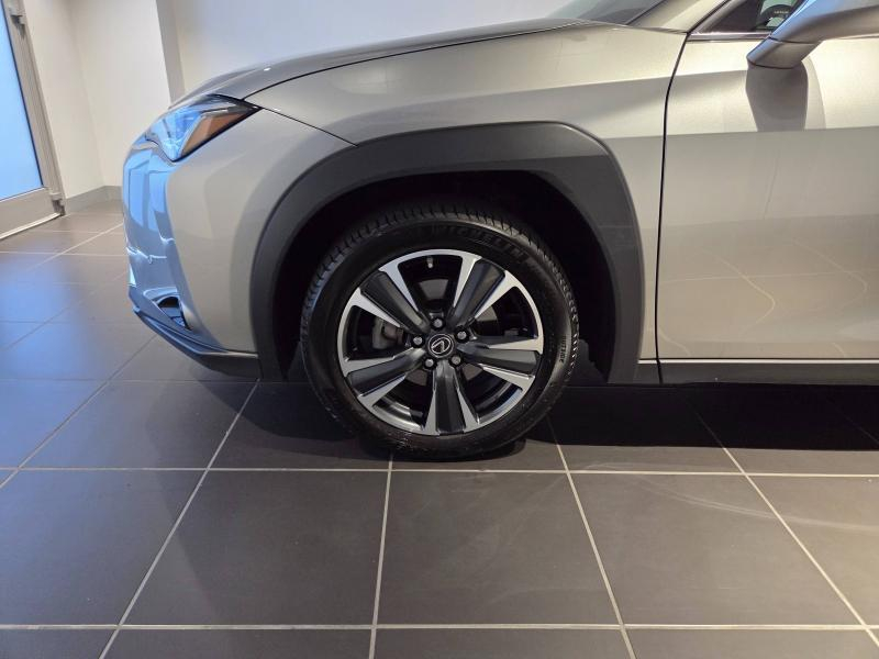 Photo 19 de l’annonce de LEXUS UX d’occasion à vendre à AUBIÈRE