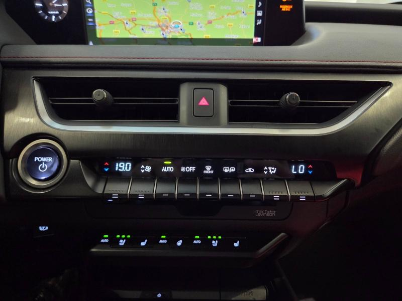 Photo 8 de l’annonce de LEXUS UX d’occasion à vendre à AUBIÈRE