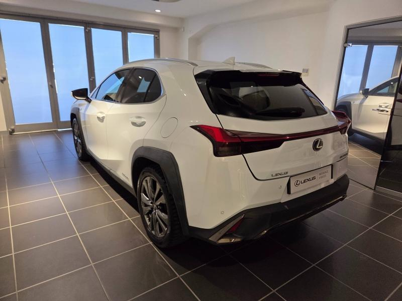 Photo 17 de l’annonce de LEXUS UX d’occasion à vendre à AUBIÈRE