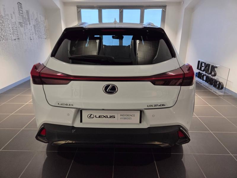 Photo 18 de l’annonce de LEXUS UX d’occasion à vendre à AUBIÈRE