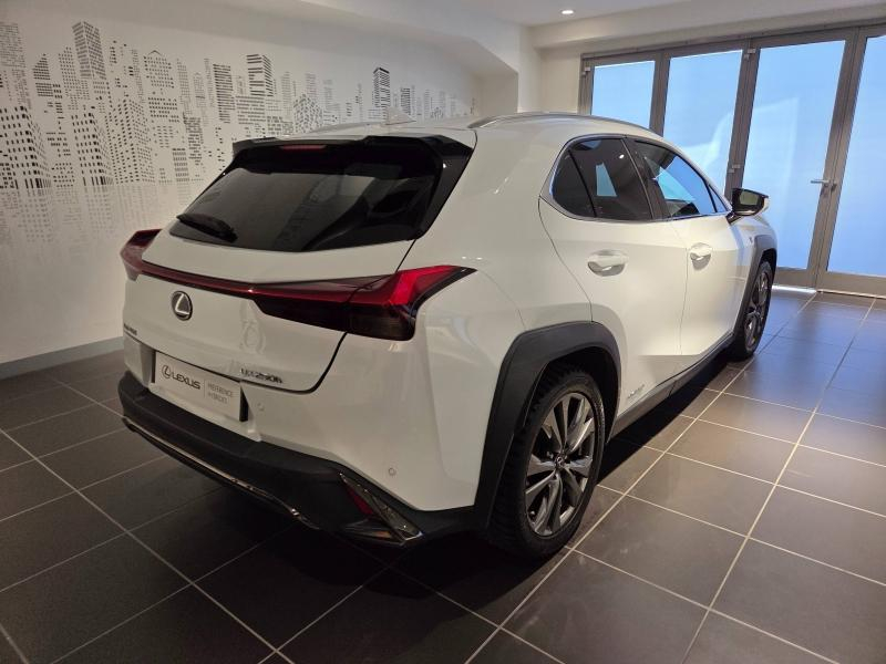 Photo 19 de l’annonce de LEXUS UX d’occasion à vendre à AUBIÈRE