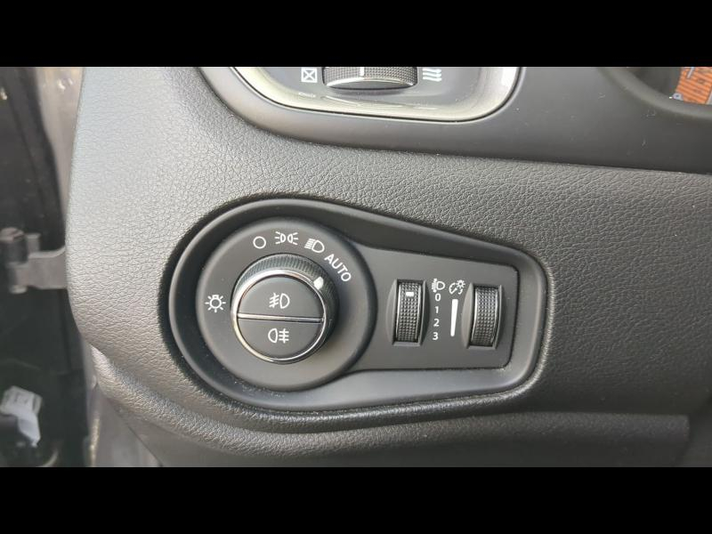 Photo 13 de l’annonce de JEEP Renegade d’occasion à vendre à CHAMBERY