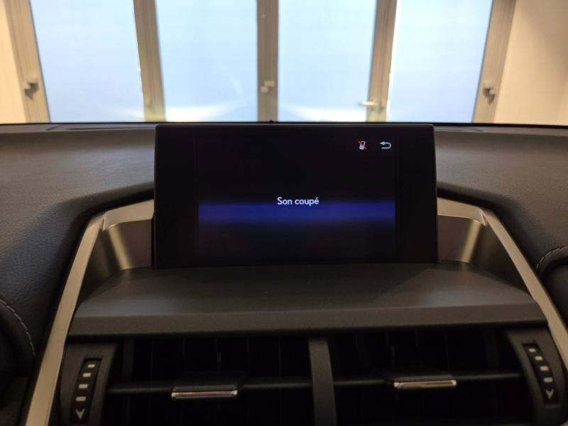 Photo 6 de l’annonce de LEXUS NX d’occasion à vendre à AUBIÈRE