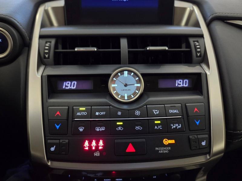 Photo 7 de l’annonce de LEXUS NX d’occasion à vendre à AUBIÈRE
