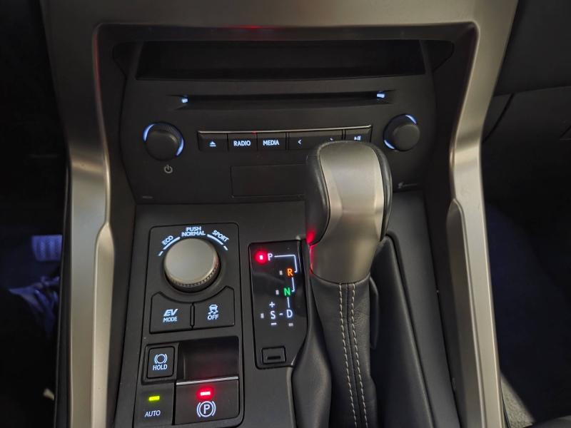 Photo 8 de l’annonce de LEXUS NX d’occasion à vendre à AUBIÈRE