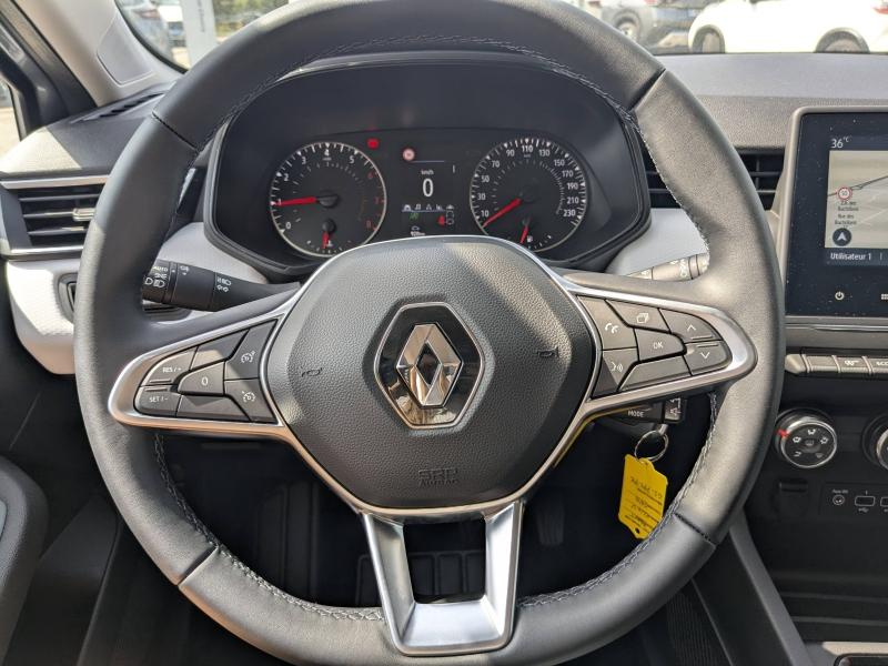 Photo 11 de l’annonce de RENAULT Clio d’occasion à vendre à ANNEMASSE