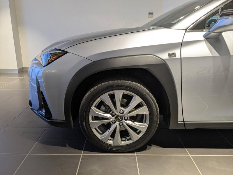 Photo 16 de l’annonce de LEXUS UX d’occasion à vendre à AUBIÈRE