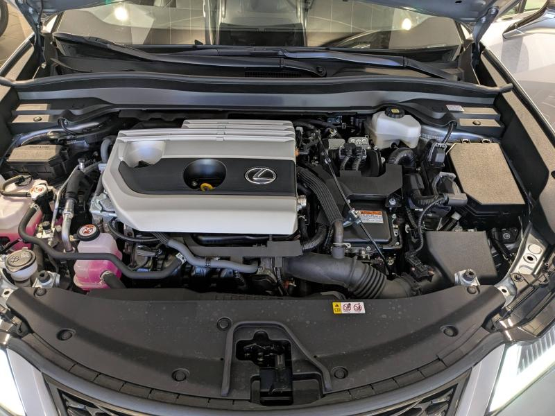 Photo 17 de l’annonce de LEXUS UX d’occasion à vendre à AUBIÈRE