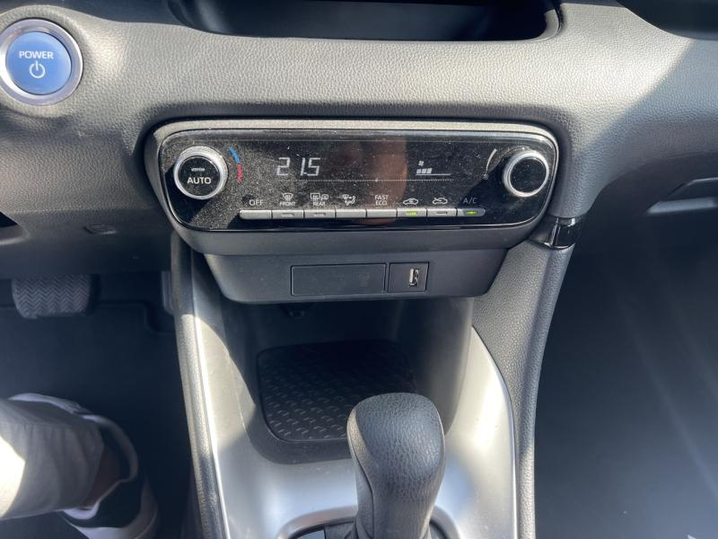 Photo 16 de l’annonce de TOYOTA Yaris d’occasion à vendre à AUBIÈRE