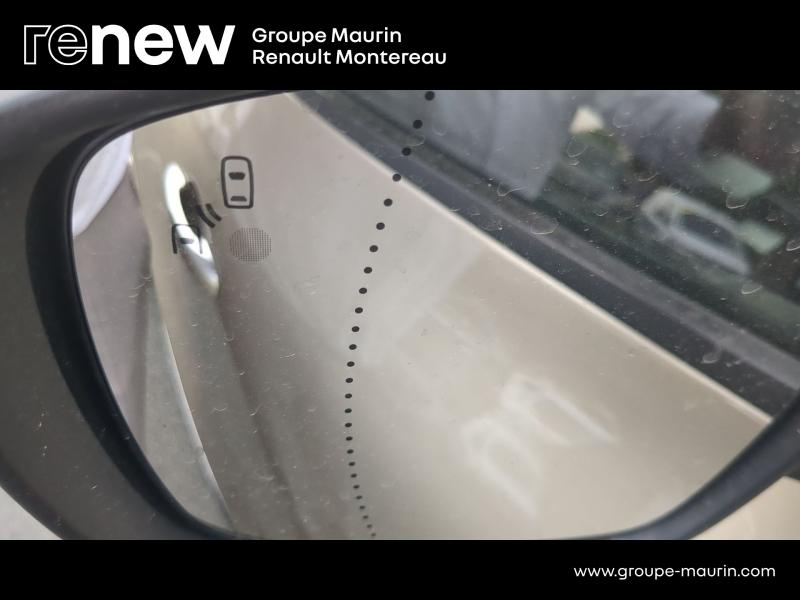 Photo 19 de l’annonce de RENAULT Scenic d’occasion à vendre à VARENNES SUR SEINE