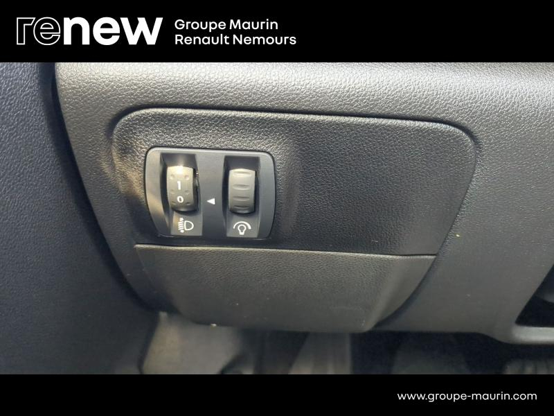 Photo 19 de l’annonce de RENAULT Megane d’occasion à vendre à SAINT PIERRE LES NEMOURS
