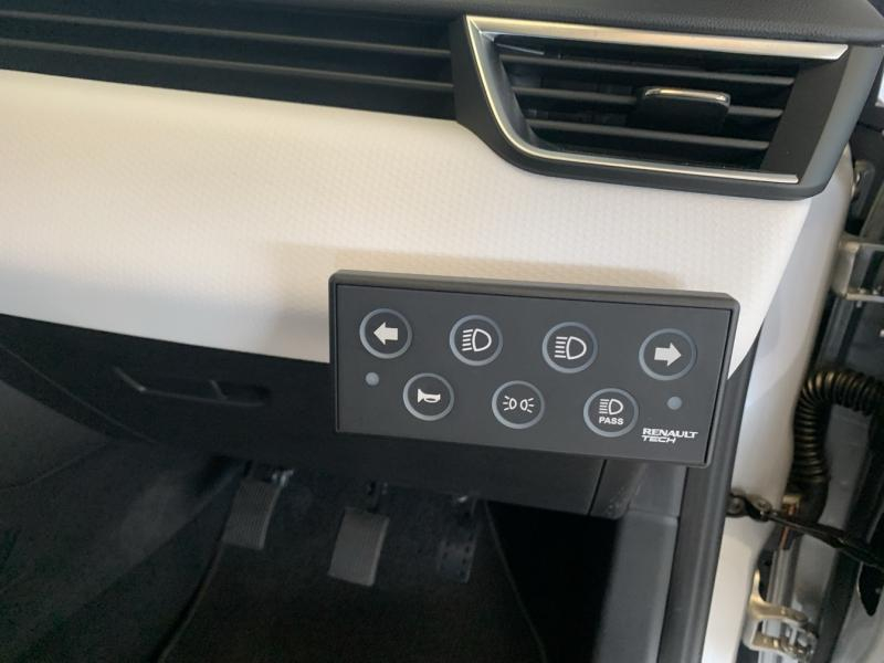 Photo 7 de l’annonce de RENAULT Clio d’occasion à vendre à CHENNEVIÈRES-SUR-MARNE