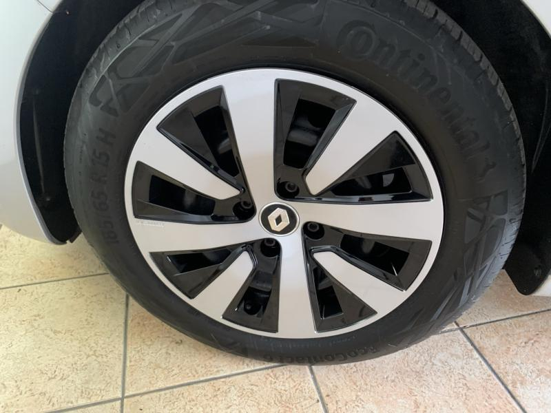 Photo 15 de l’annonce de RENAULT Clio d’occasion à vendre à CHENNEVIÈRES-SUR-MARNE