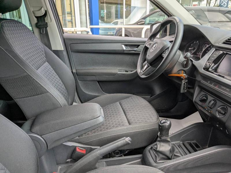Photo 5 de l’annonce de SKODA Fabia d’occasion à vendre à AIX-EN-PROVENCE