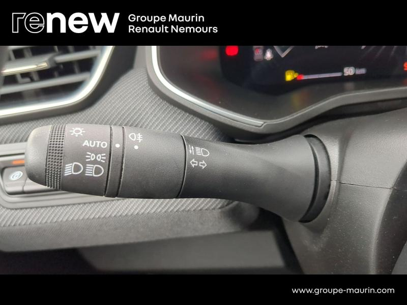 Photo 15 de l’annonce de RENAULT Clio d’occasion à vendre à SAINT PIERRE LES NEMOURS