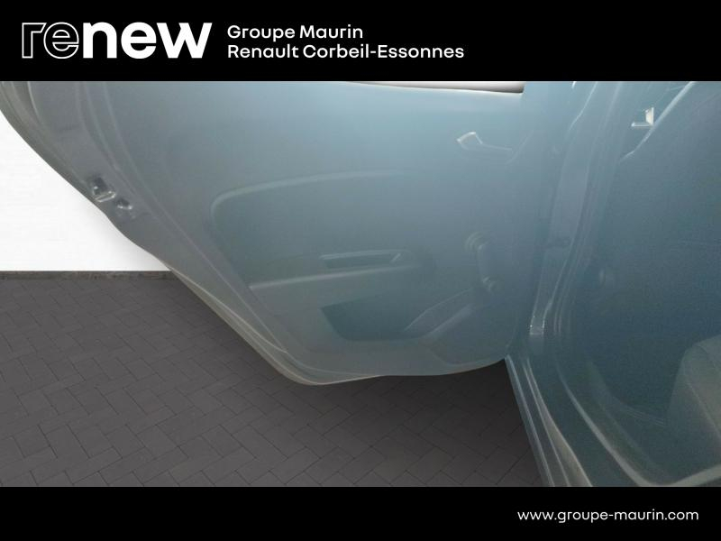 Photo 12 de l’annonce de RENAULT Clio d’occasion à vendre à CORBEIL-ESSONNES