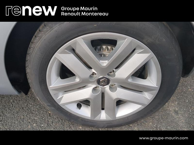 Photo 15 de l’annonce de RENAULT Clio d’occasion à vendre à VARENNES SUR SEINE