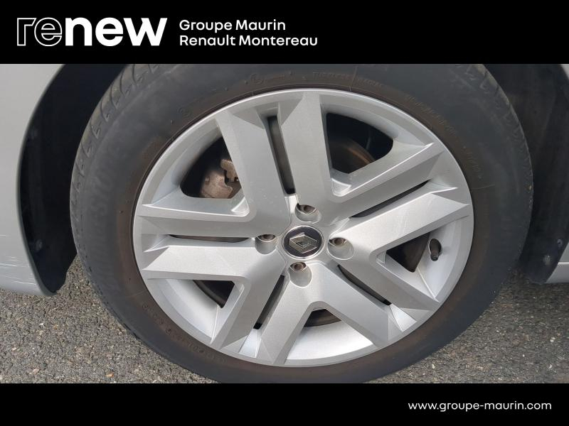 Photo 16 de l’annonce de RENAULT Clio d’occasion à vendre à VARENNES SUR SEINE