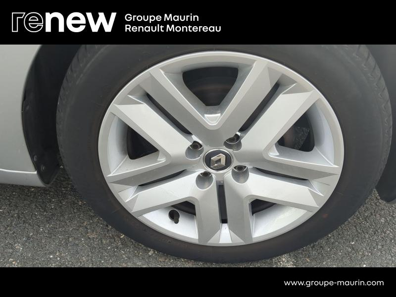 Photo 17 de l’annonce de RENAULT Clio d’occasion à vendre à VARENNES SUR SEINE
