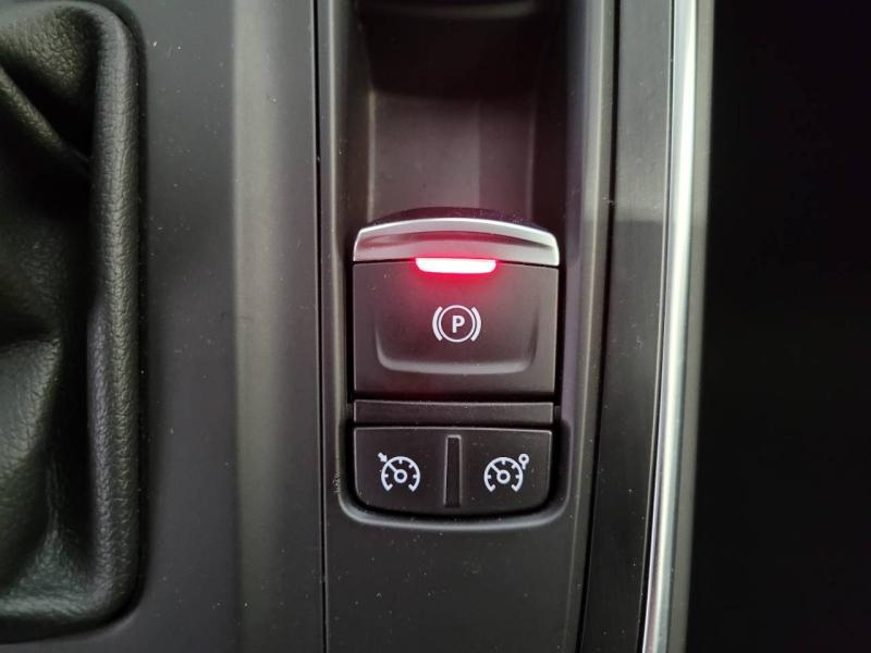 Photo 10 de l’annonce de RENAULT Scenic d’occasion à vendre à CHENNEVIÈRES-SUR-MARNE