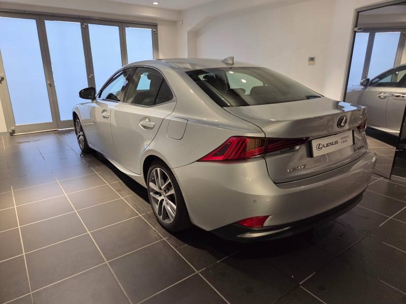 Photo 13 de l’annonce de LEXUS IS d’occasion à vendre à AUBIÈRE