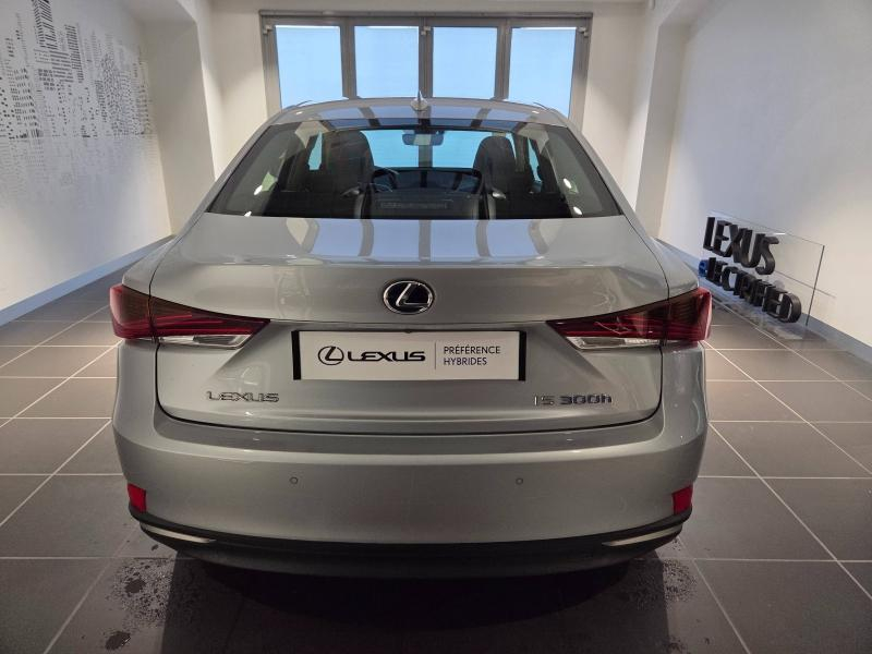 Photo 14 de l’annonce de LEXUS IS d’occasion à vendre à AUBIÈRE