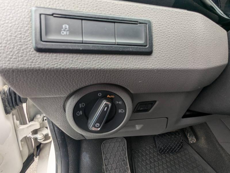 Photo 13 de l’annonce de VOLKSWAGEN Transporter Fg VUL d’occasion à vendre à FRÉJUS