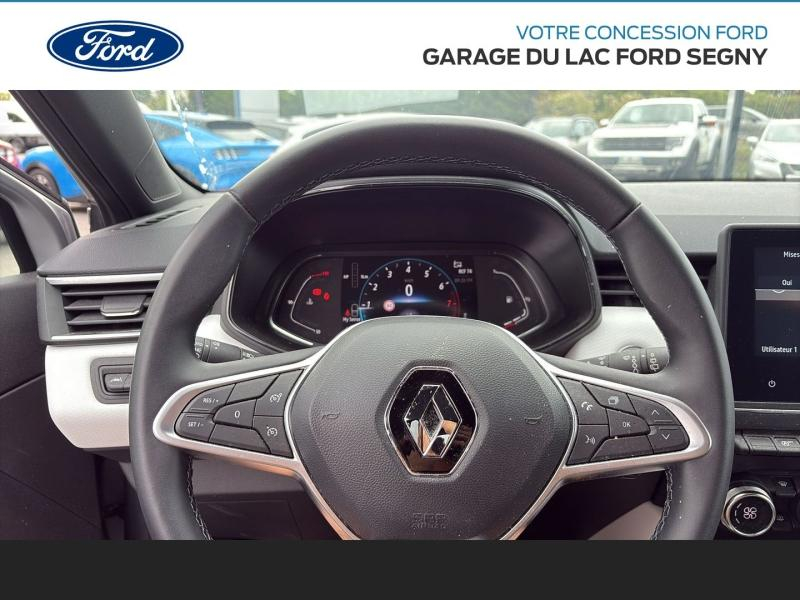 Photo 11 de l’annonce de RENAULT Clio d’occasion à vendre à PAYS DE GEX