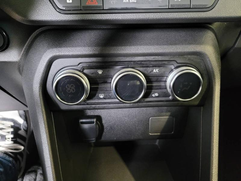 Photo 11 de l’annonce de DACIA Sandero d’occasion à vendre à CHENNEVIÈRES-SUR-MARNE