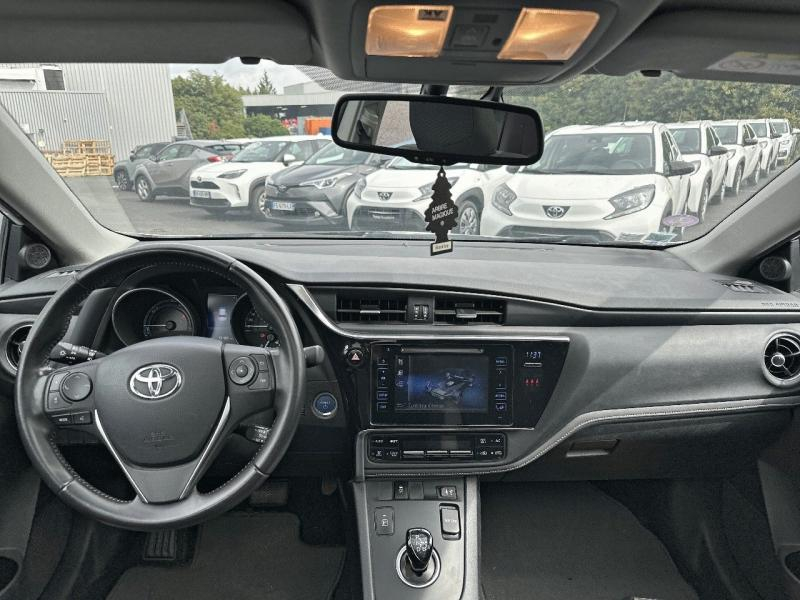 Photo 8 de l’annonce de TOYOTA Auris d’occasion à vendre à AUBIÈRE