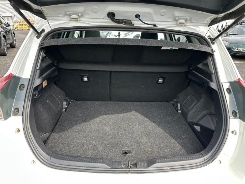 Photo 10 de l’annonce de TOYOTA Auris d’occasion à vendre à AUBIÈRE