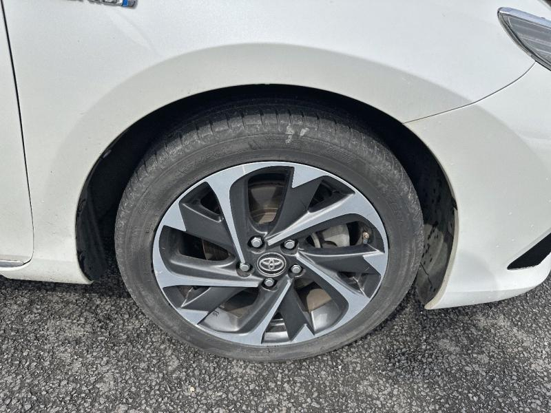 Photo 16 de l’annonce de TOYOTA Auris d’occasion à vendre à AUBIÈRE