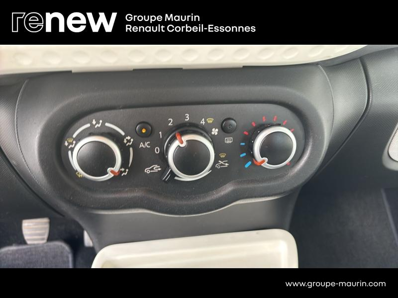Photo 17 de l’annonce de RENAULT Twingo d’occasion à vendre à CORBEIL-ESSONNES
