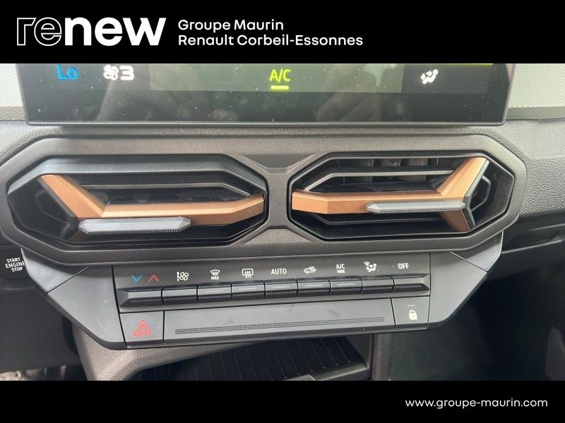Photo 15 de l’annonce de DACIA Duster d’occasion à vendre à CORBEIL-ESSONNES