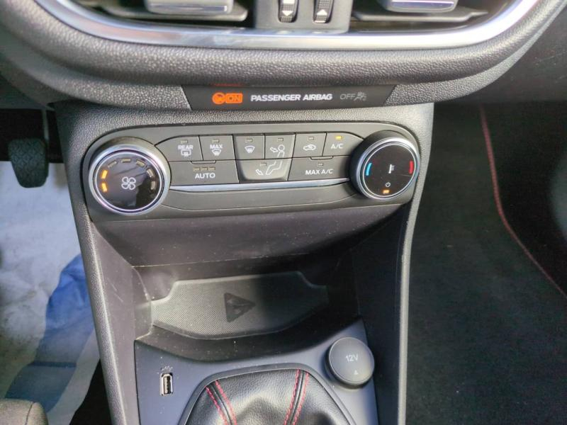 Photo 8 de l’annonce de FORD Fiesta d’occasion à vendre à NÎMES