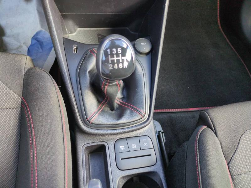 Photo 9 de l’annonce de FORD Fiesta d’occasion à vendre à NÎMES