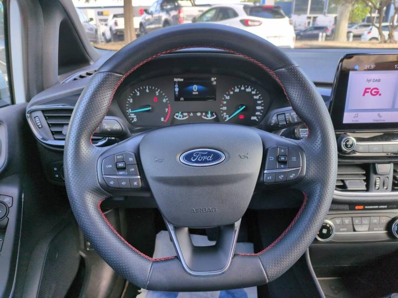 Photo 10 de l’annonce de FORD Fiesta d’occasion à vendre à NÎMES