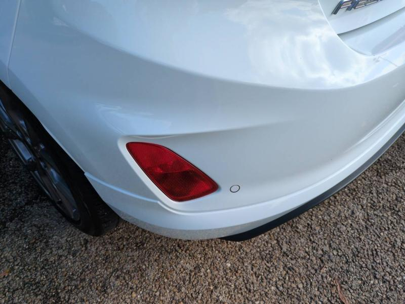 Photo 18 de l’annonce de FORD Fiesta d’occasion à vendre à NÎMES