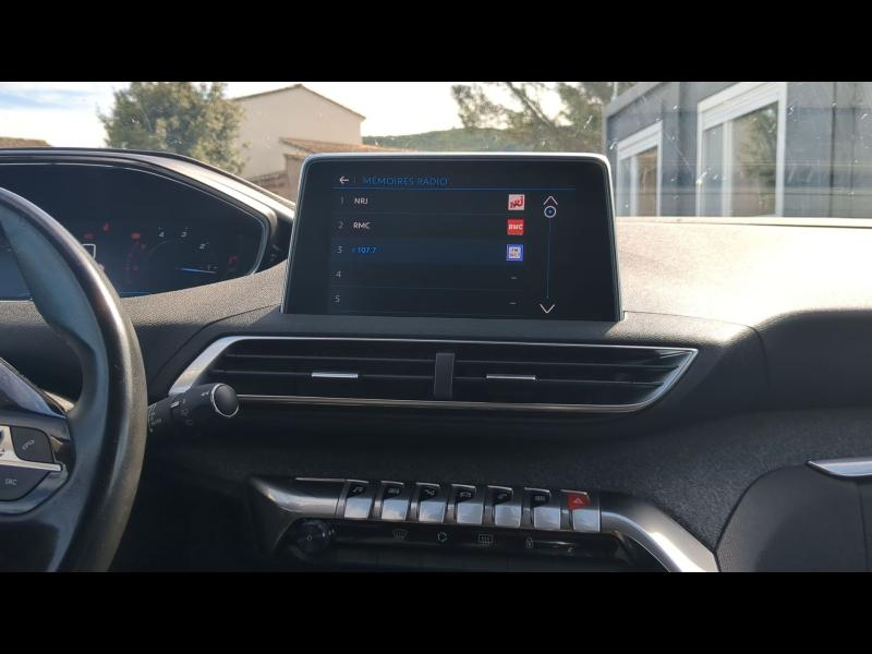 Photo 10 de l’annonce de PEUGEOT 3008 d’occasion à vendre à BOLLÈNE