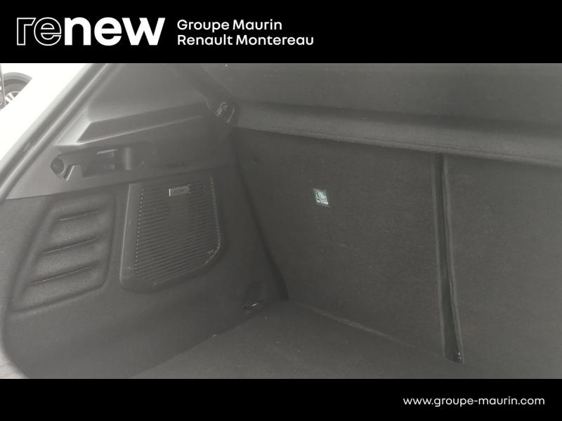 Photo 15 de l’annonce de RENAULT Clio d’occasion à vendre à VARENNES SUR SEINE