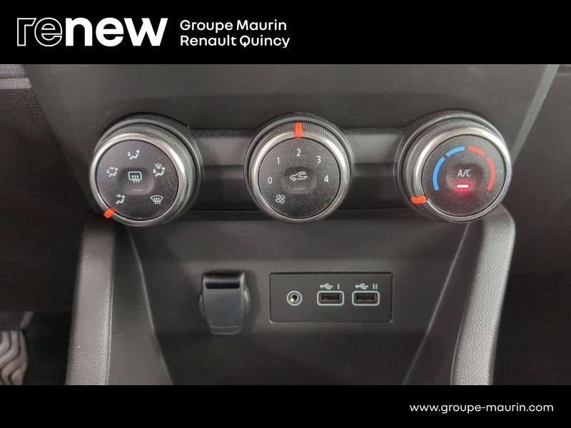 Photo 17 de l’annonce de RENAULT Clio d’occasion à vendre à QUINCY-SOUS-SÉNART