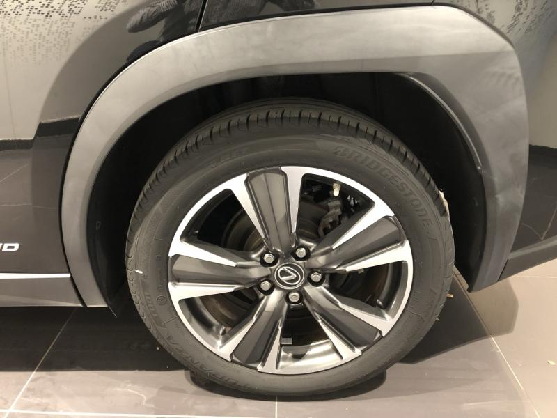 Photo 7 de l’annonce de LEXUS UX d’occasion à vendre à LATTES
