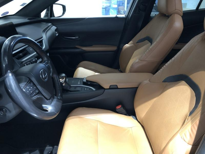 Photo 8 de l’annonce de LEXUS UX d’occasion à vendre à LATTES
