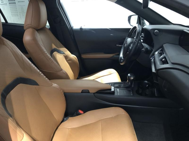 Photo 13 de l’annonce de LEXUS UX d’occasion à vendre à LATTES