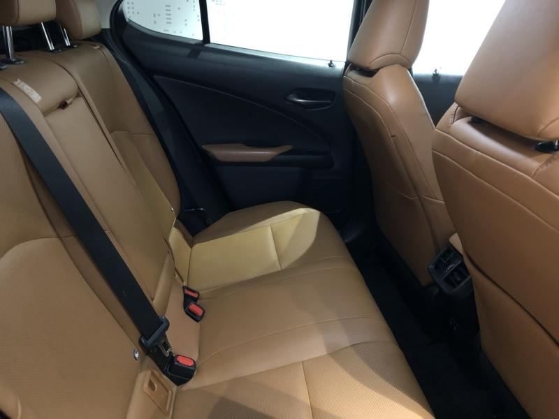 Photo 14 de l’annonce de LEXUS UX d’occasion à vendre à LATTES
