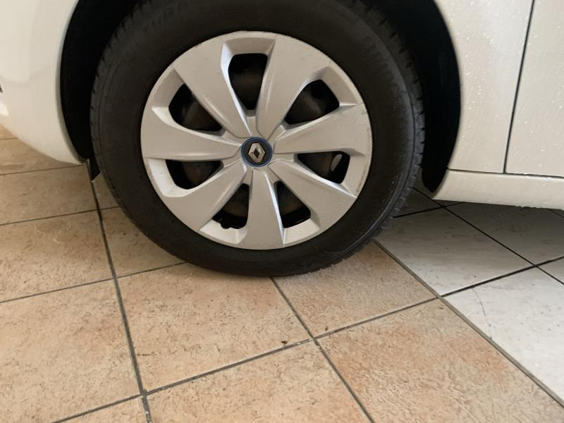 Photo 13 de l’annonce de RENAULT Zoe d’occasion à vendre à CHENNEVIÈRES-SUR-MARNE