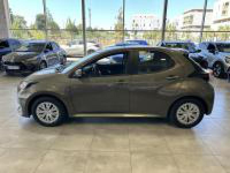 Photo 3 de l’annonce de TOYOTA Yaris d’occasion à vendre à LATTES
