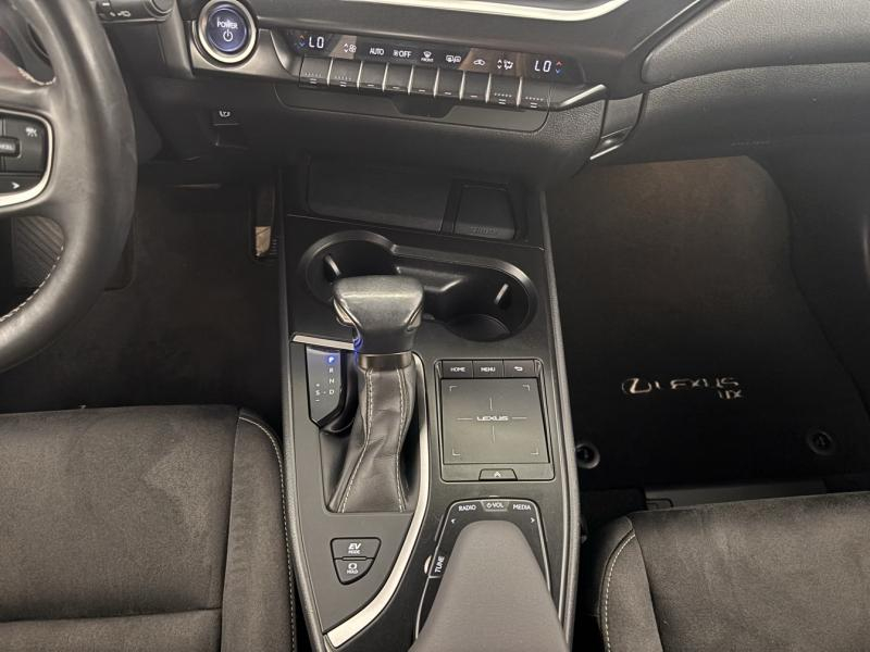 Photo 8 de l’annonce de LEXUS UX d’occasion à vendre à MONTFAVET
