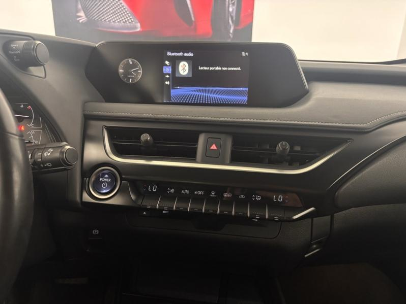 Photo 11 de l’annonce de LEXUS UX d’occasion à vendre à MONTFAVET