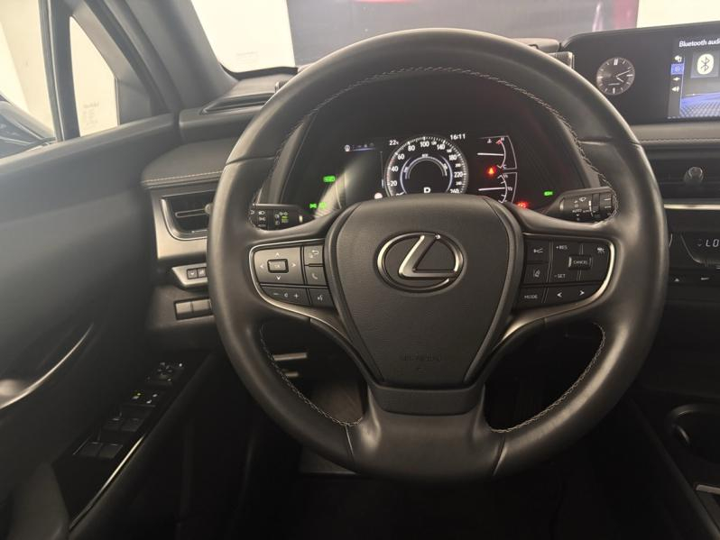 Photo 12 de l’annonce de LEXUS UX d’occasion à vendre à MONTFAVET